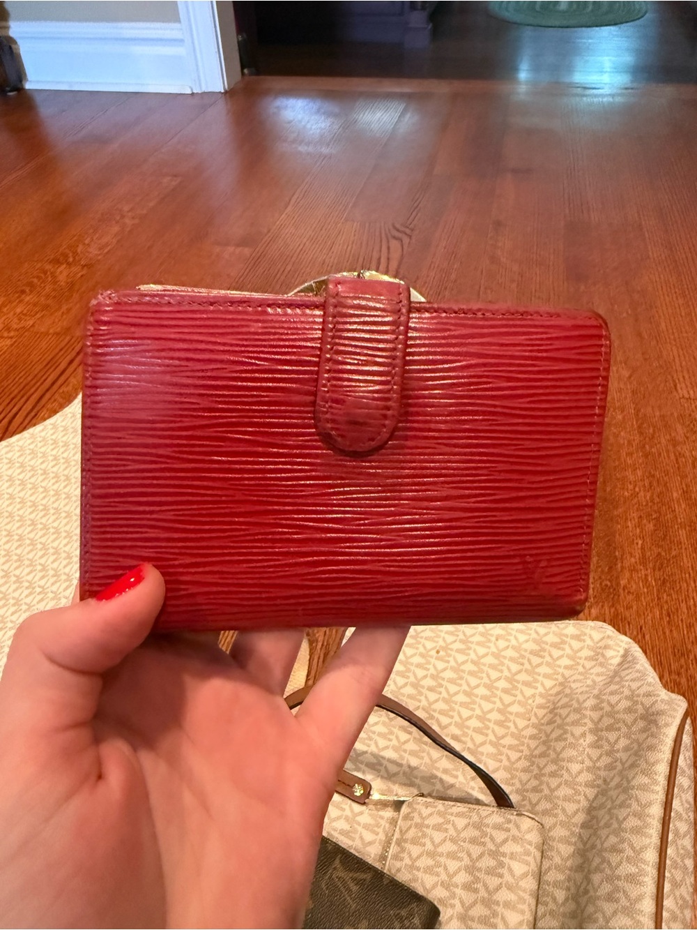 Louis Vuitton Epi Portefeuille
Wallet Viennois Bifold Castilian
Red Leather
